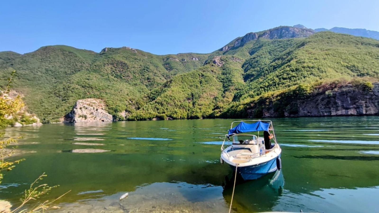 Twin Villas Komani Lake Kültér fotó